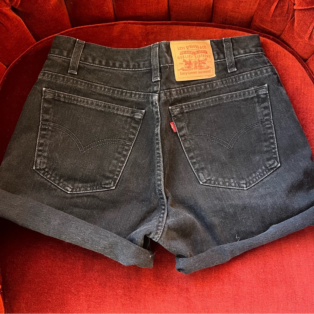 LEVIS denim shorts size 32